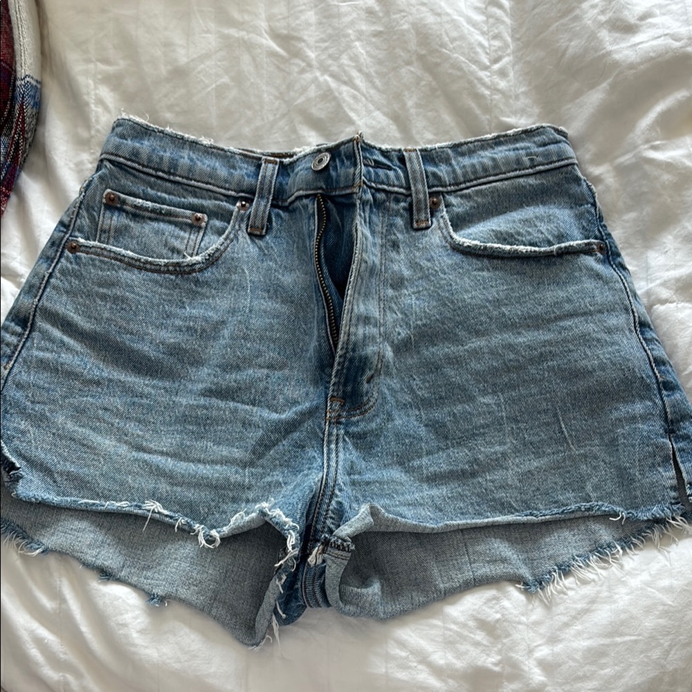 Abercrombie & Fitch Curve Love High Rise The Mom Short